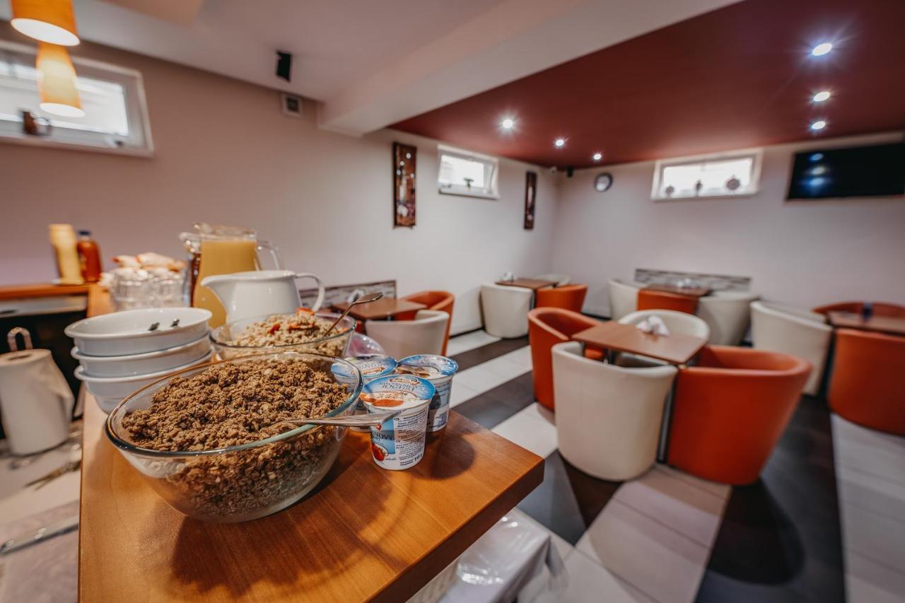 City Penzion Hotel Kassa Kültér fotó