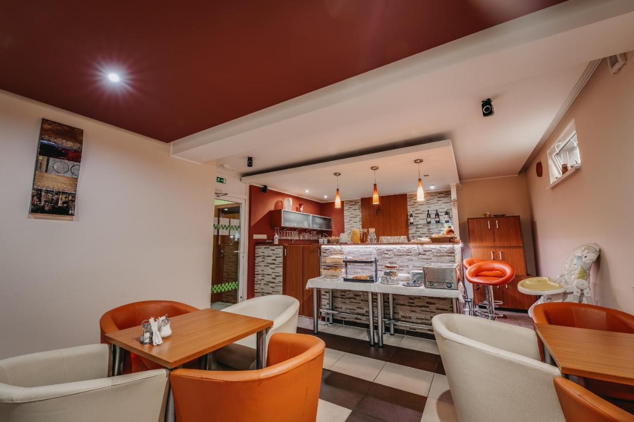 City Penzion Hotel Kassa Kültér fotó