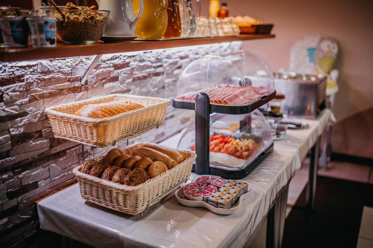 City Penzion Hotel Kassa Kültér fotó