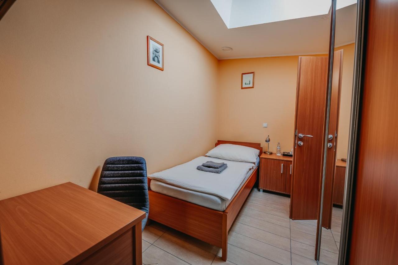 City Penzion Hotel Kassa Kültér fotó