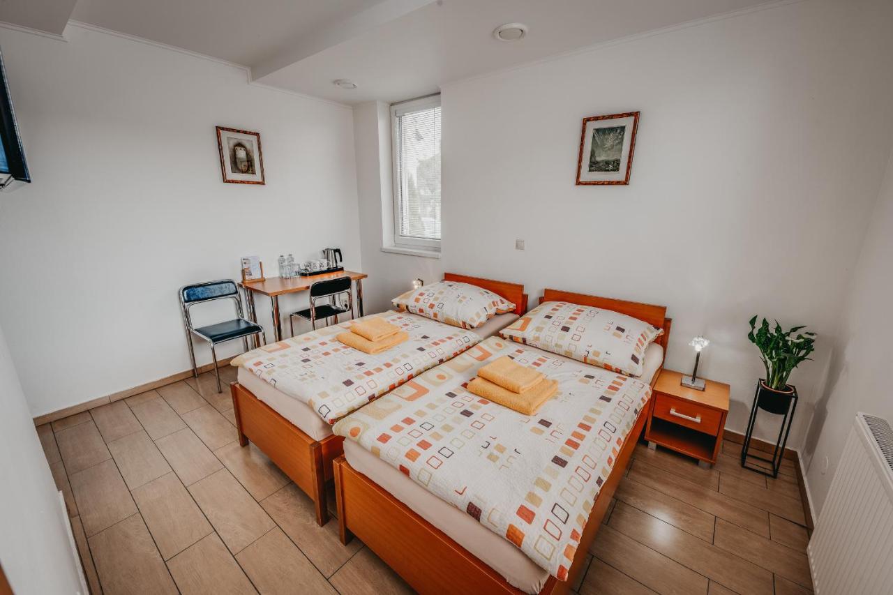 City Penzion Hotel Kassa Kültér fotó
