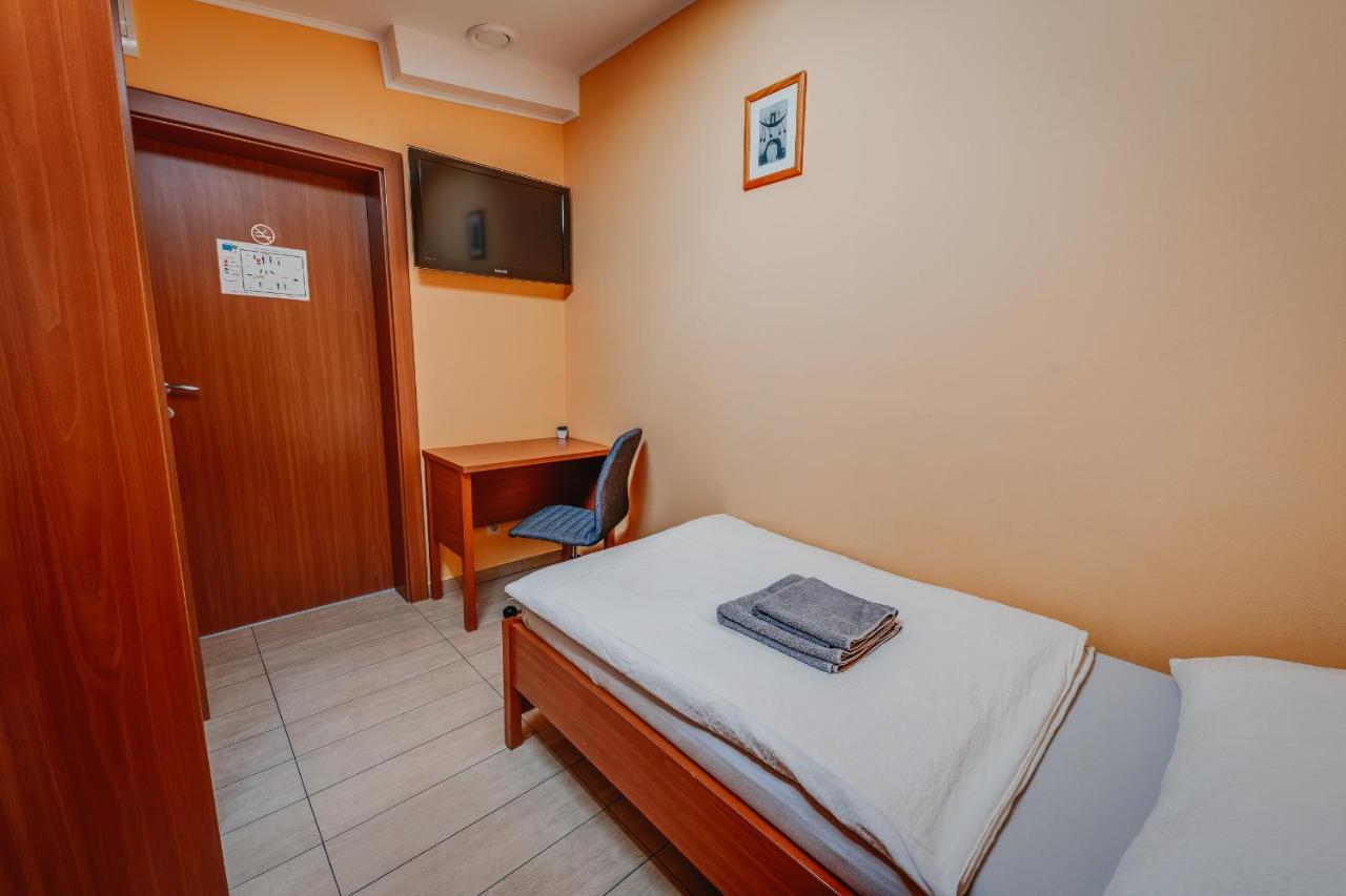 City Penzion Hotel Kassa Kültér fotó