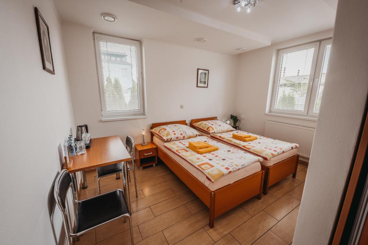 City Penzion Hotel Kassa Kültér fotó
