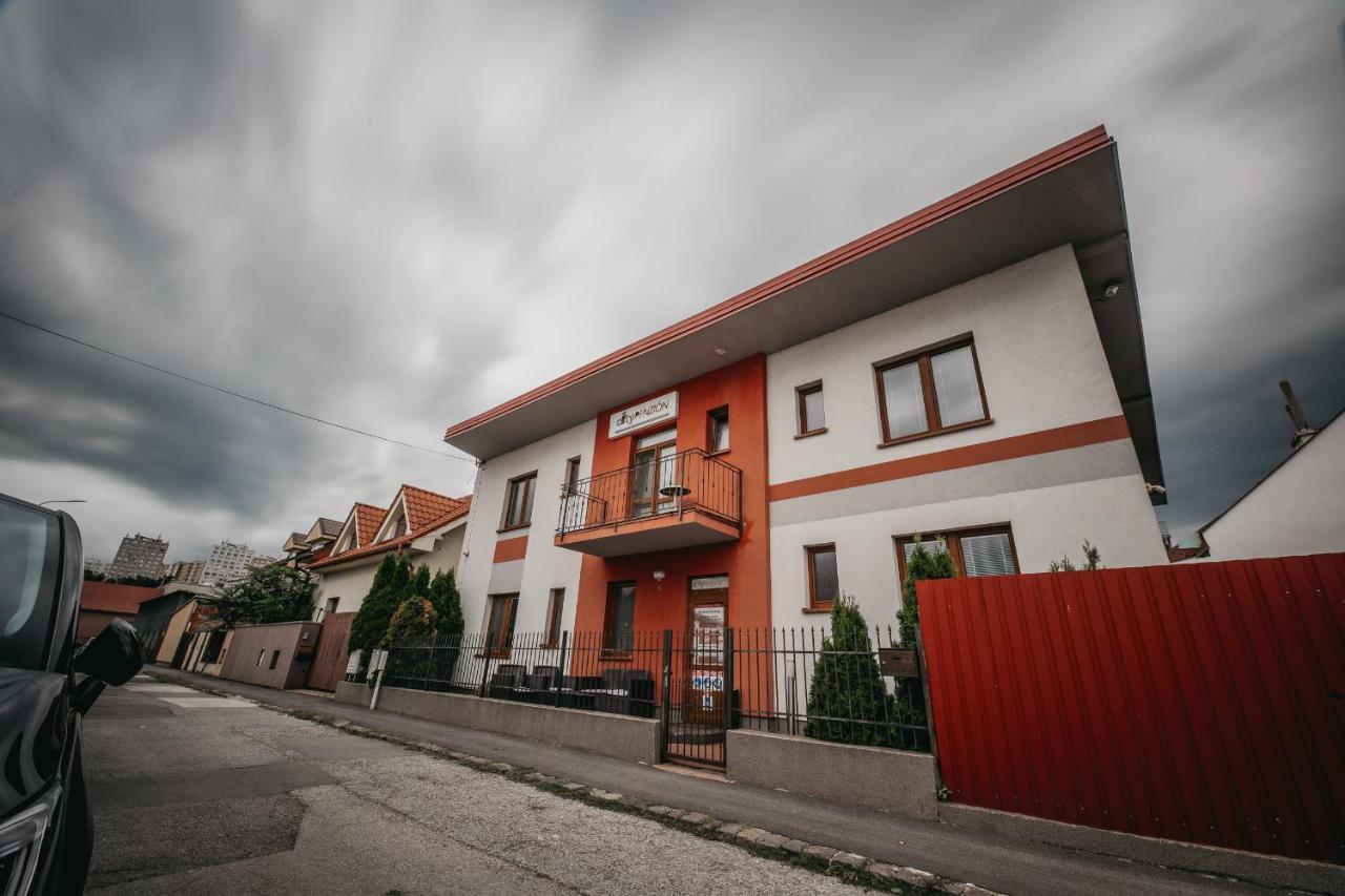 City Penzion Hotel Kassa Kültér fotó