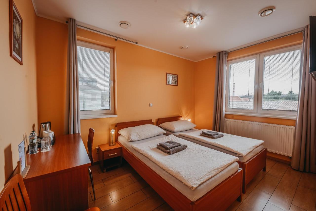 City Penzion Hotel Kassa Kültér fotó