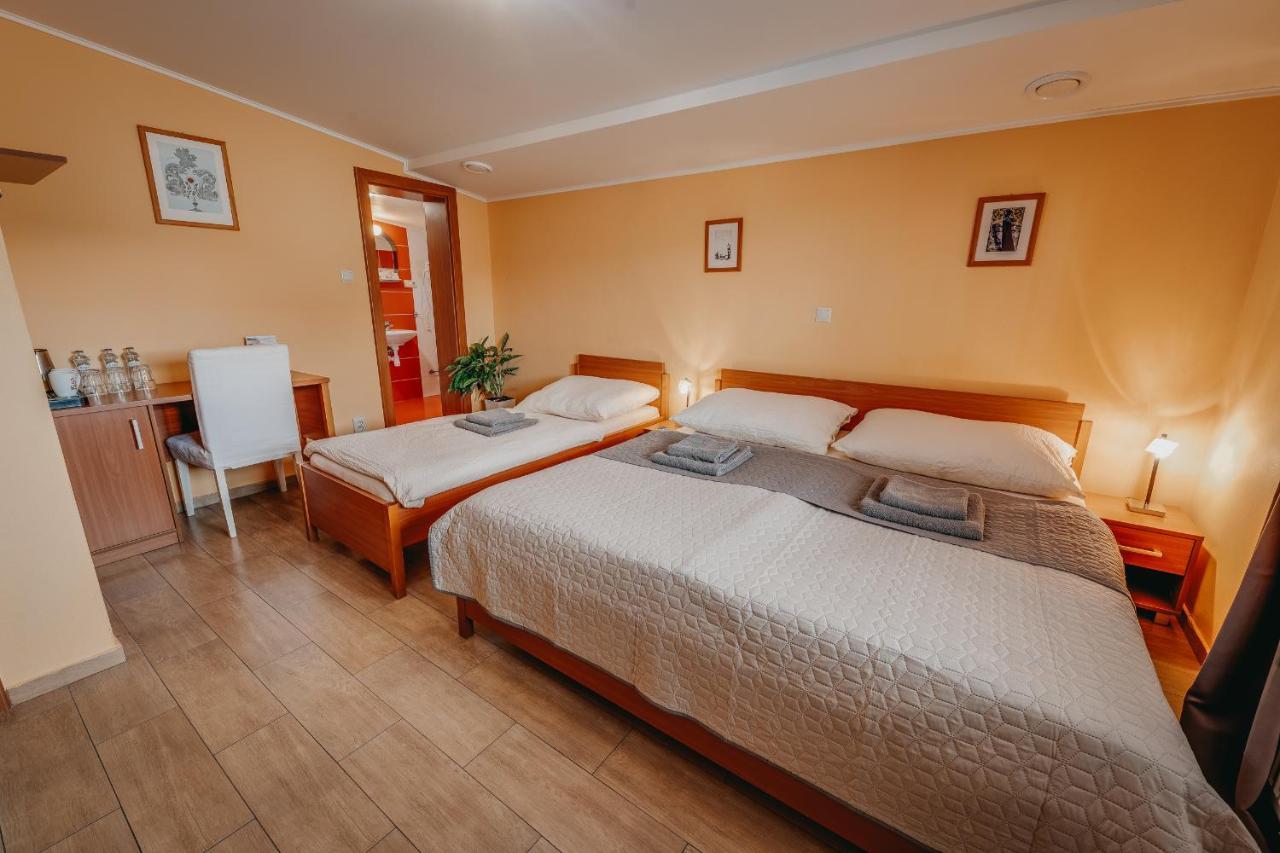 City Penzion Hotel Kassa Kültér fotó