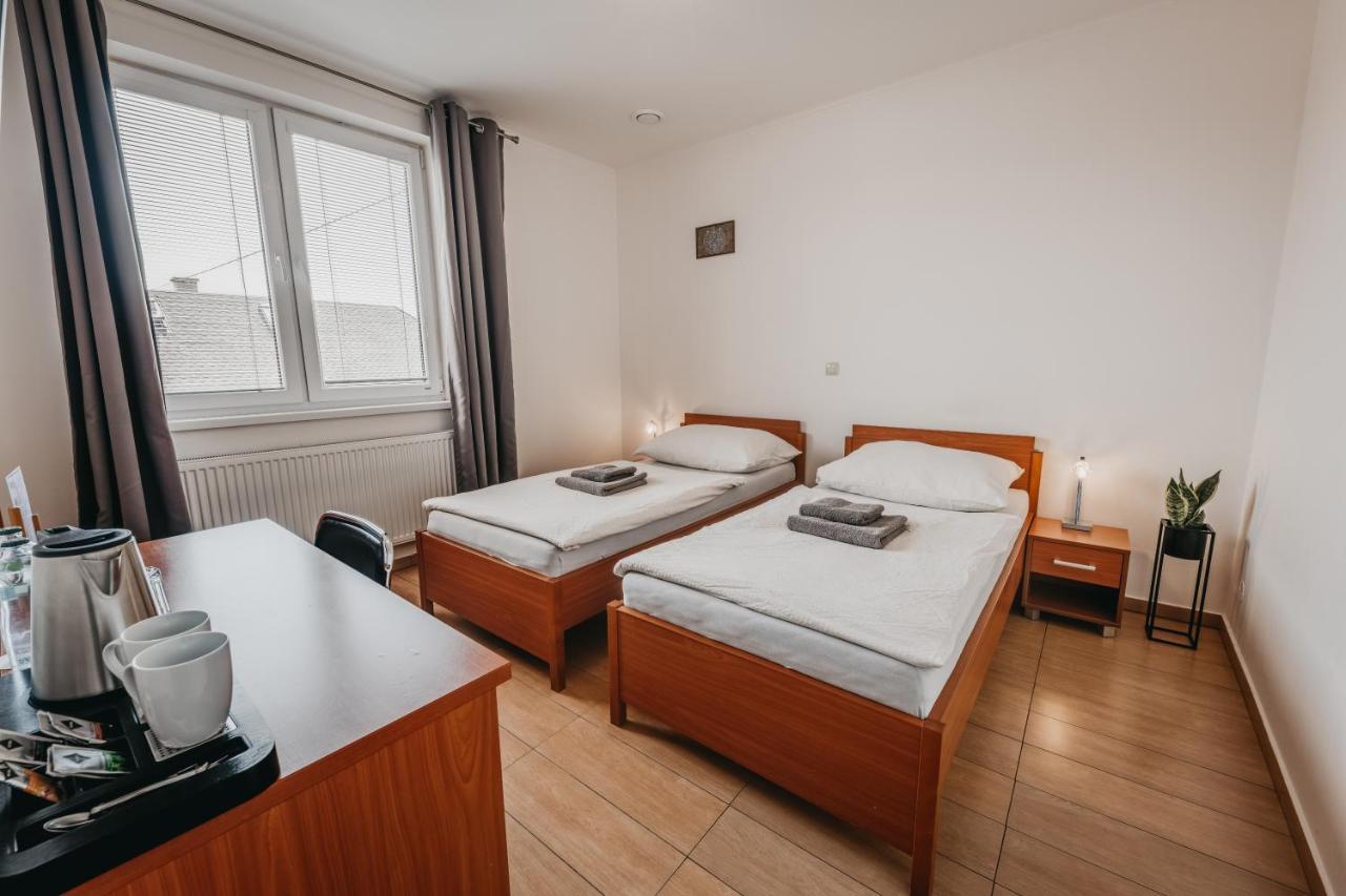 City Penzion Hotel Kassa Kültér fotó