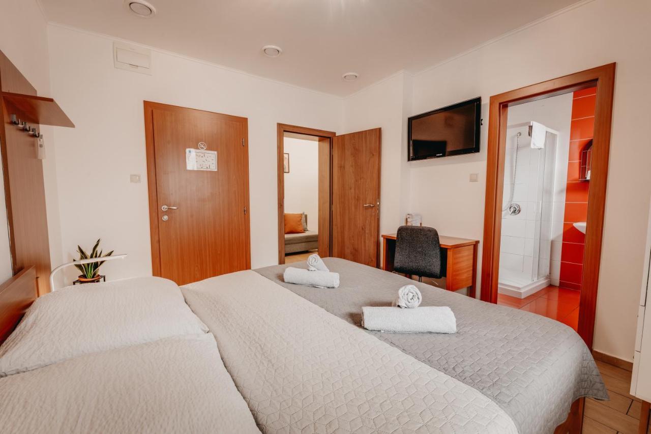 City Penzion Hotel Kassa Kültér fotó