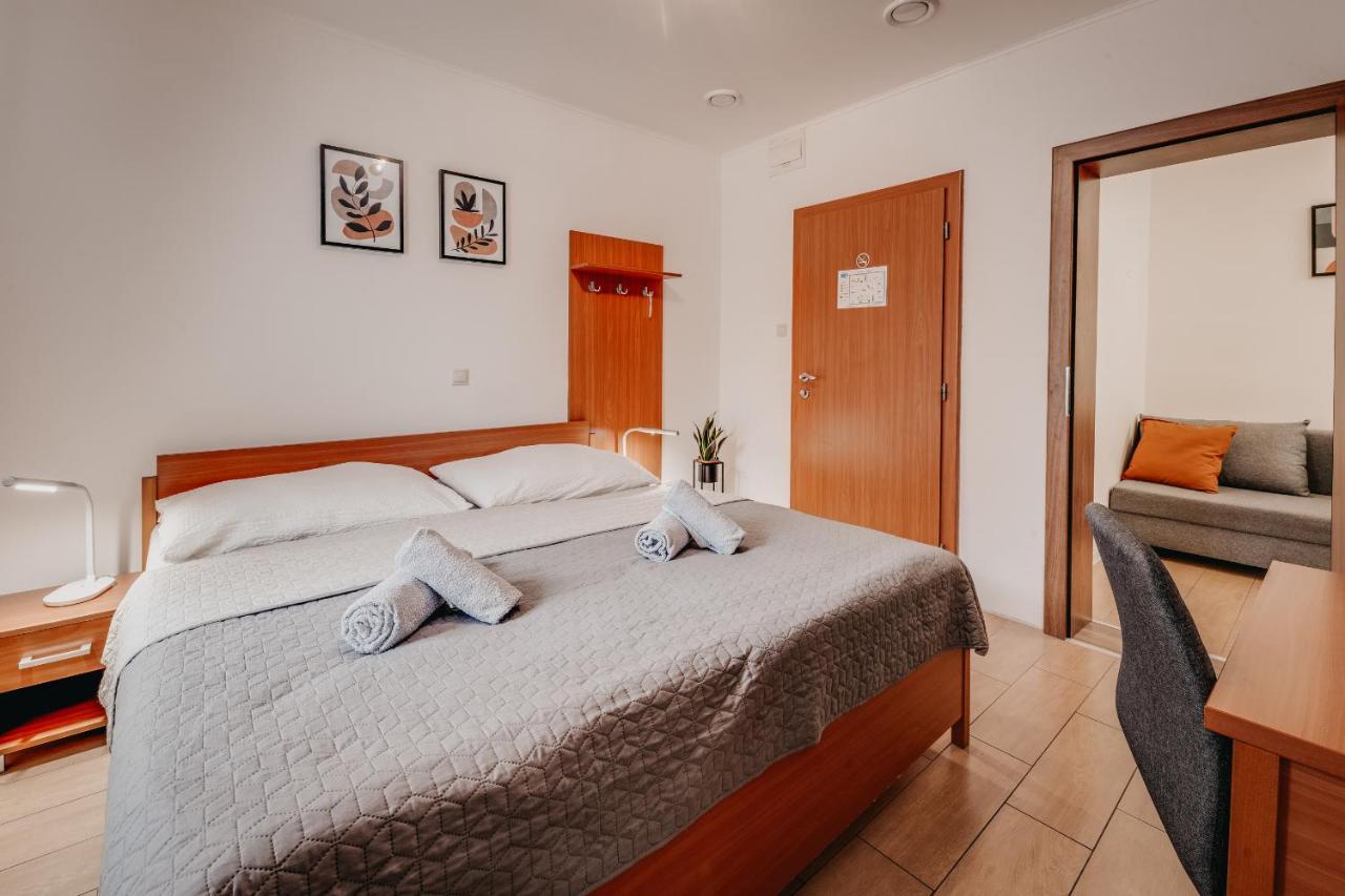 City Penzion Hotel Kassa Kültér fotó